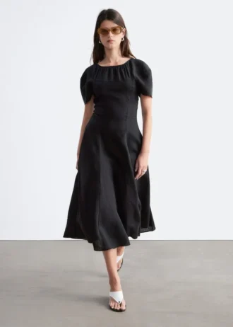 Vestido midi de lino acampanado