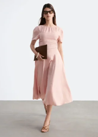 Vestido midi de lino acampanado