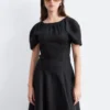 Vestido midi de lino acampanado