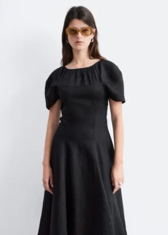 Vestido midi de lino acampanado