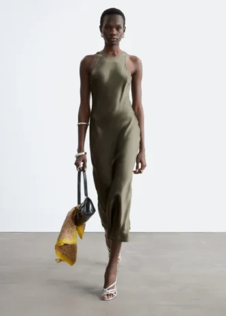 Vestido midi de satén sin mangas