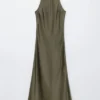 Vestido midi de satén sin mangas