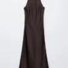 Vestido midi de satén sin mangas