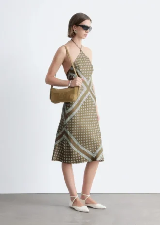 Vestido midi de seda con cuello halter
