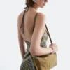 Vestido midi de seda con cuello halter