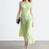 Vestido midi drapeado asimétrico