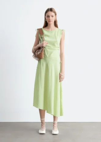 Vestido midi drapeado asimétrico