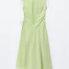 Vestido midi drapeado asimétrico