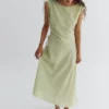 Vestido midi drapeado asimétrico