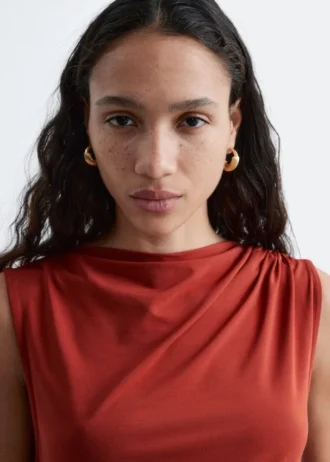 Vestido midi drapeado sin mangas