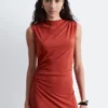 Vestido midi drapeado sin mangas