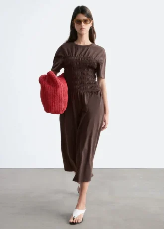 Vestido midi fruncido