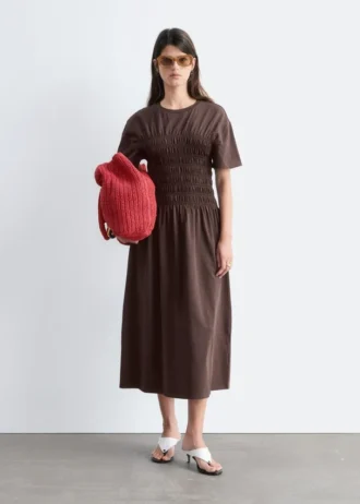 Vestido midi fruncido