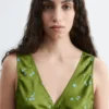 Vestido midi liso con cuello en V