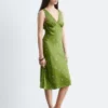 Vestido midi liso con cuello en V