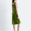 Vestido midi liso con cuello en V