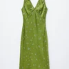 Vestido midi liso con cuello en V