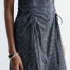 Vestido midi sin mangas con cordón