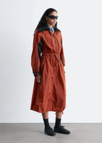 Vestido midi técnico con cordón