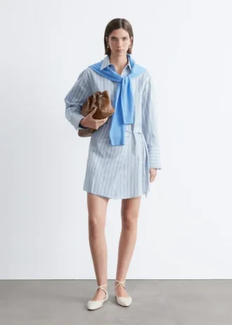 Vestido mini tipo camisa cruzada