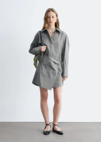 Vestido mini tipo camisa cruzada