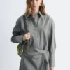 Vestido mini tipo camisa cruzada
