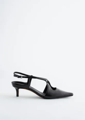 Zapatos de salón con tiras cruzadas de cuero
