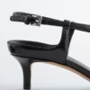 Zapatos de salón con tiras cruzadas de cuero