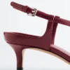 Zapatos de salón con tiras cruzadas de cuero